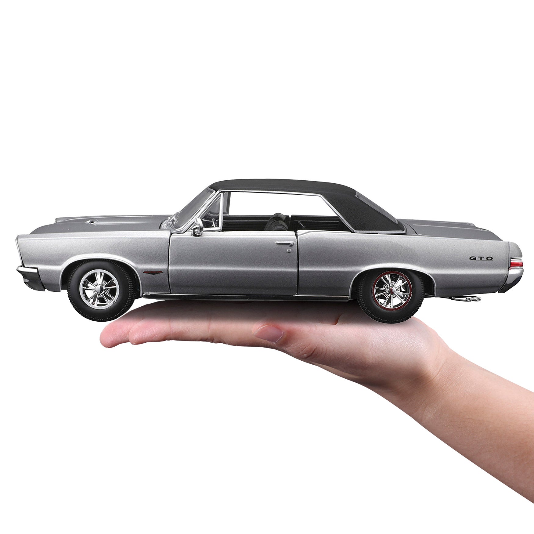 1:18 SE 1965 Pontiac GTO Die-Cast Model